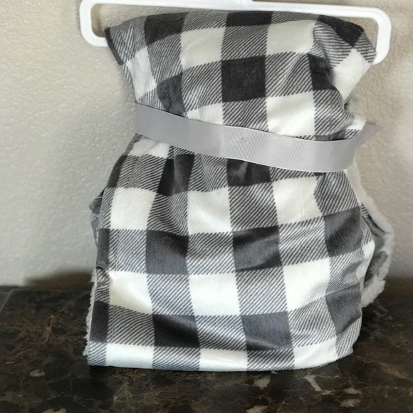 Modern Baby Reversible Blanket NWT - Picture 2 of 2